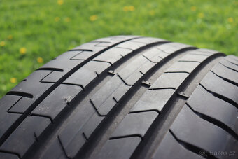 Prodám pneumatiky 245/45 R19 Pirelli P ZERO - 4