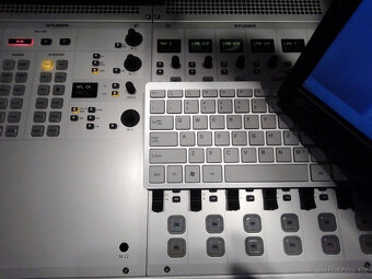 Studer OnAir 2500 18 faderů s externím napájením - 4
