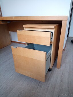 KANCELÁŘSKÝ STŮL - 4