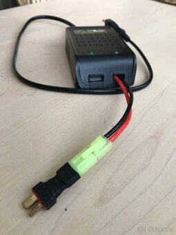 NABÍJEČ NiMH BATERIÍ MH-8S - 4