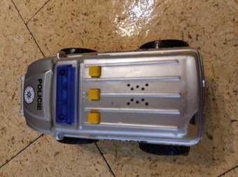 Záchranářské policejní auto - 4