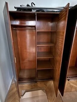 Šatní skříň - 4