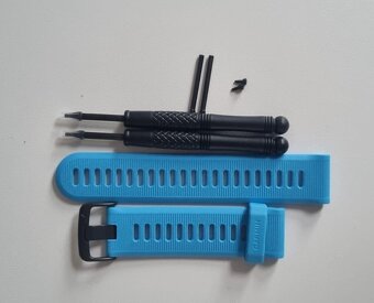 Sportovní hodinky Garmin Forerunner 945 + náhradní řemínek - 4