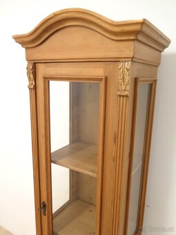 Krásná stará vitrína - 4