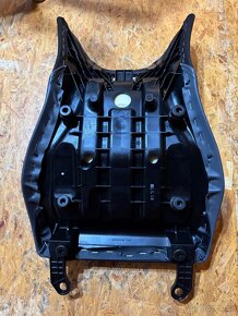 Honda NT1100-sedlo - 4