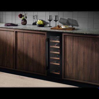 Vestavná vinotéka - nerozbalená - 4