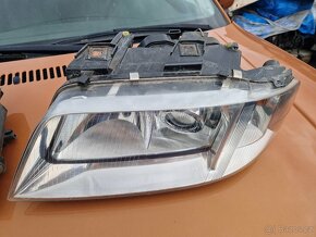 Audi A6 C5 - přední světla - xenony - - 4