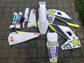 Prodám plasty na enduro husgvarna 20+ - 4