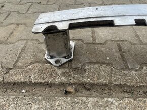 BMW G30/31 výztuha zadního nárazníku. - 4