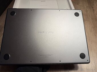 Apple macbook pro 2023 M2 - 4