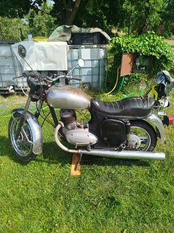 Jawa 250 - 4