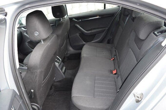 Š.Octavia 1.6TDi 85kw STYLE PLUS po 1.majiteli koup. v čr - 4