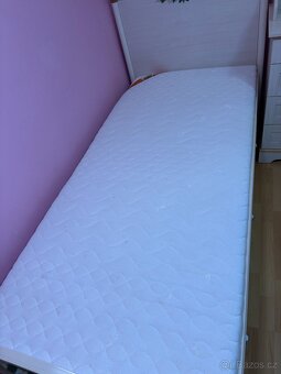 Bílá postel s květinami + matrace - 4