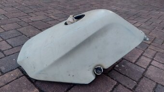 Prodám nádrž Cagiva Mito - 4