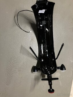 Triumph Bonneville Bobber 2022 kompletní zadní blatník - 4