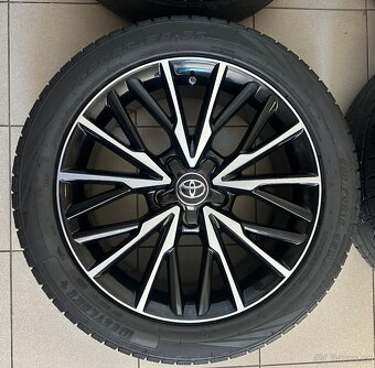 Originál elektróny ® Toyota C-HR B5x114,3 R18 letne pneu - 4