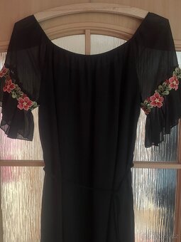 Krásné černé šaty - 4