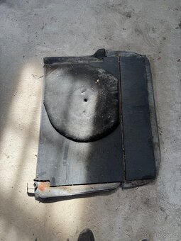 E30 - podlaha kufru - Touring - 4