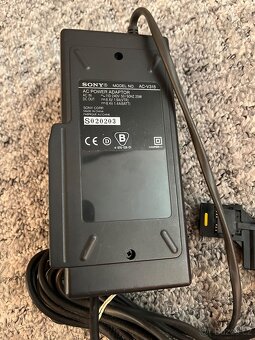Nabíječka baterií Sony AC-V315 - 4