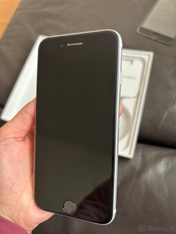 iPhone SE 64GB 2020 - 4