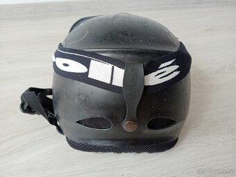 Lyžařská helma s brýlemi - 4