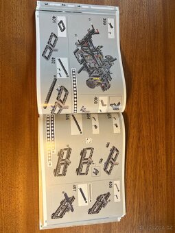 LEGO Technic Bugatti Chiron - 4