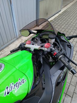 Kawasaki ninja zx-10r - 4