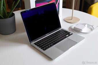 Macbook Pro M2, 13", 8GB, 256 disk - 4