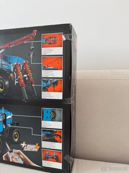 42070 LEGO Technic 6x6 All Terrain Tow Truck - 4
