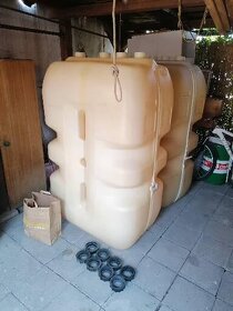 Plastové nádrže na naftu, čisté - 4