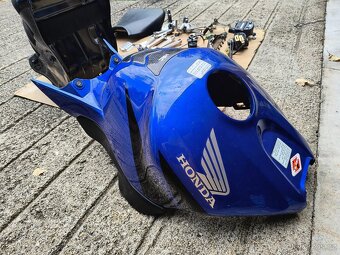 Náhradní díly Cbr 1000rr 2004-05 - 4