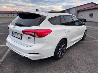 Ford Focus ST - 4