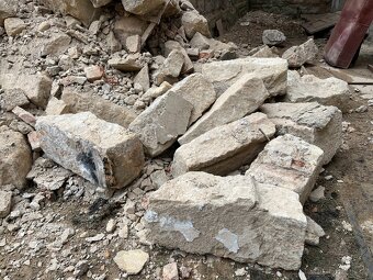 Pěkné pískovcové kameny/hranoly - 4