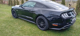 Ford mustang - 4
