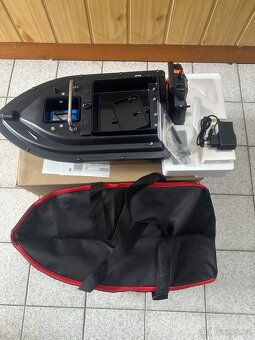 NOVÁ Zavážecí loďka na ryby s GPS , 10000Ah - 4
