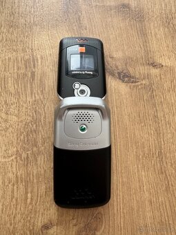 Sony ericsson w300i - 4