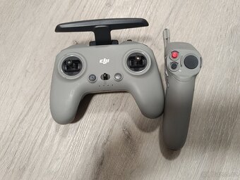 Dron DJI FPV - 4