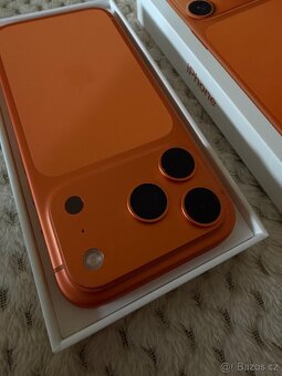 Apple iPhone 17 Pro 256GB oranžový - 4