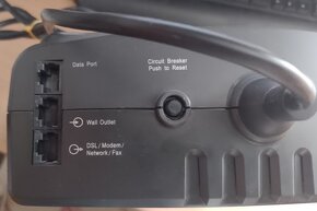 Záložní zdroj APC Back-UPS ES 550 - 4