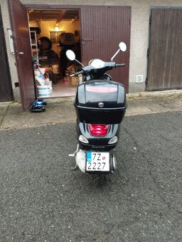 Prodám skútr Vespa LX 25 - 4