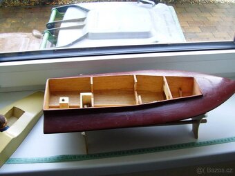 Sportovní elektro člun, použitý. - 4