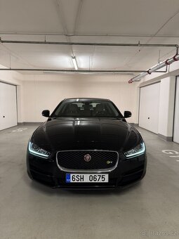 Jaguar XE 2.0D R-SPORT - 4