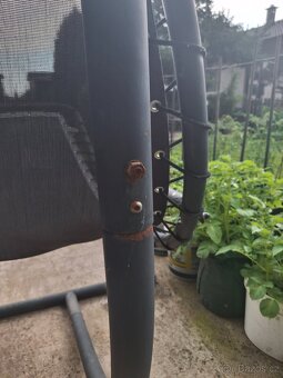 Závěsné zahradní lehátko se střískou - 4