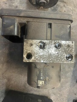 Řídící jednotka ABS - 4