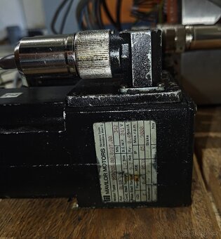 Servomotory infranor - 4