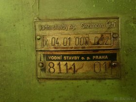 Prodam svislou frezku F2-250 - 4