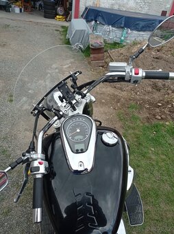 Suzuki VL800 - 4