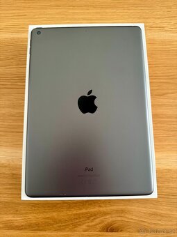 iPad 8. generace 32Gb Wi-Fi, vesmírně šedý - 4