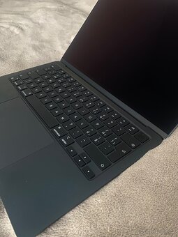 Macbook Air M3 13” 2024 8/256 + FAKTURA - 4