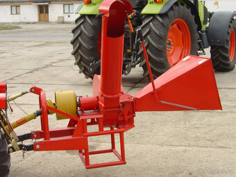 Štěpkovač - drtič větví za traktor nebo malotraktor od 14 HP - 4